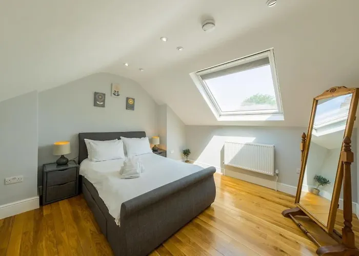 North Street - 2 Bedroom - Hopewell * بريستول